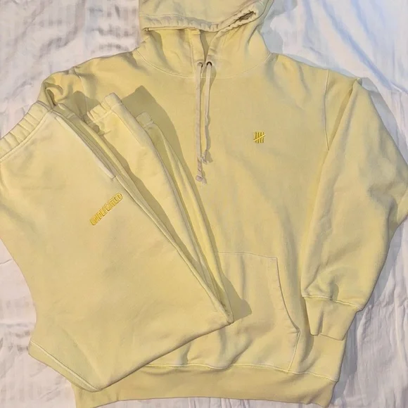 Undefeated Icon Hoodie and Sweatpants Set - light yellow color, size XXL - Picture 1 of 15